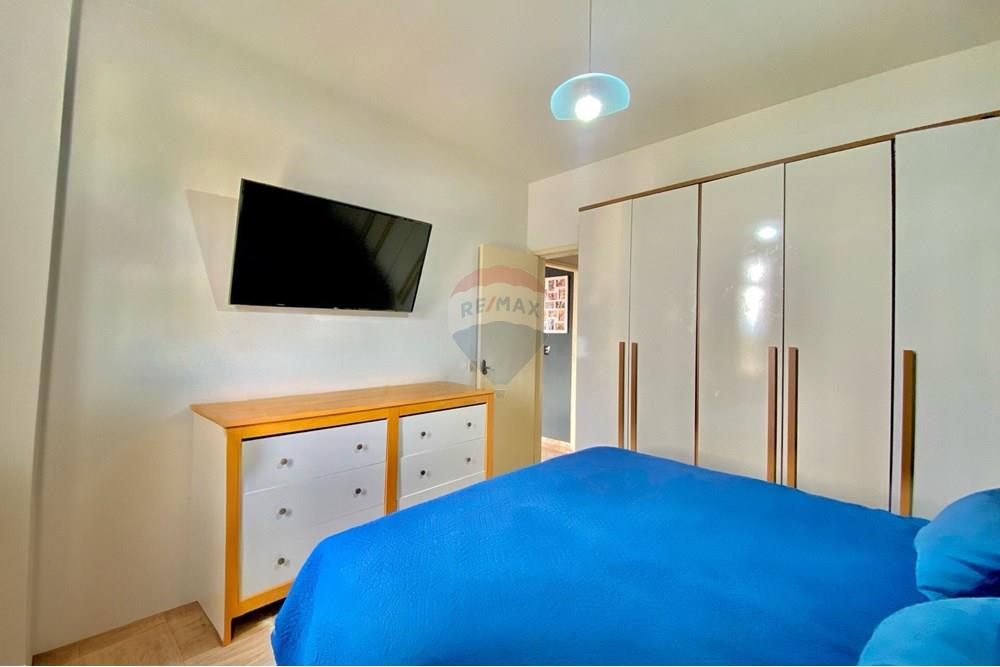 (4)
QUARTO 1 (vista da janela para a porta)
